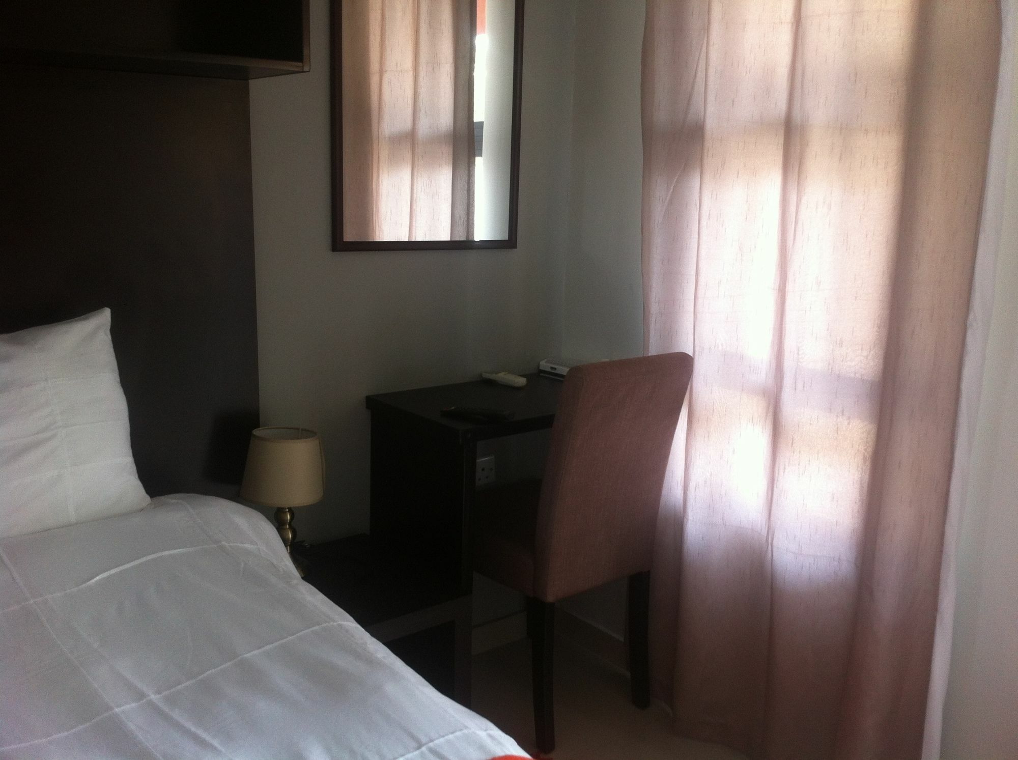 ハボローネ Cosy Palms Bed & Breakfast エクステリア 写真
