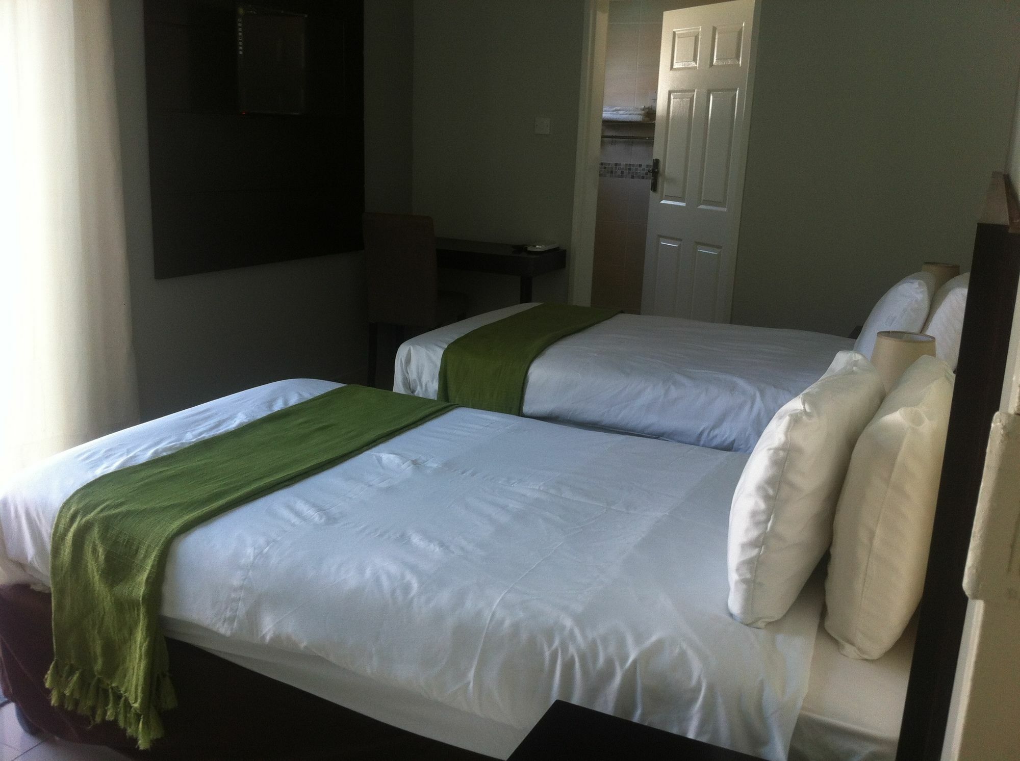 ハボローネ Cosy Palms Bed & Breakfast エクステリア 写真