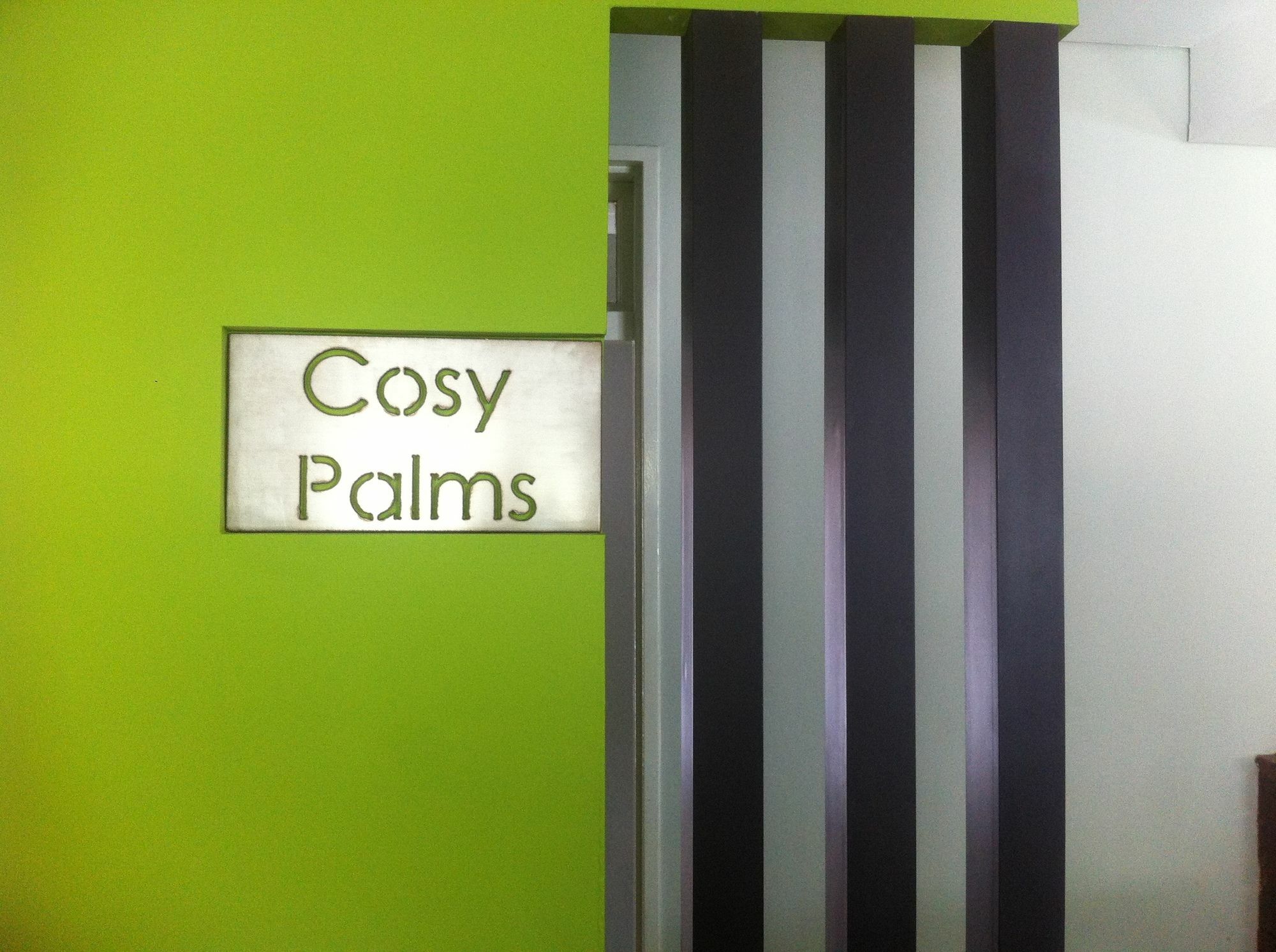 ハボローネ Cosy Palms Bed & Breakfast エクステリア 写真